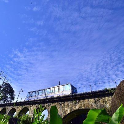 Fastbook Bendera Home 8 & 10Pax Apartment *